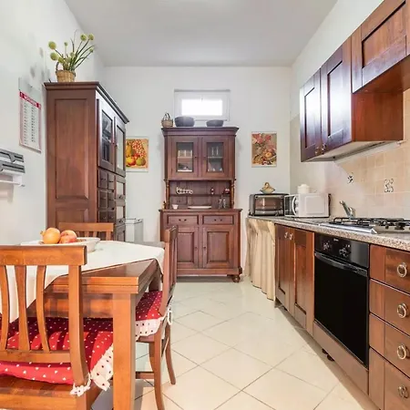Comfy & - Book Now! Apartment Pula