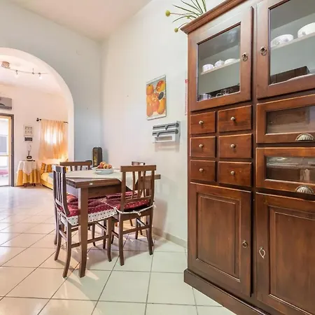 Comfy & - Book Now! Apartment *