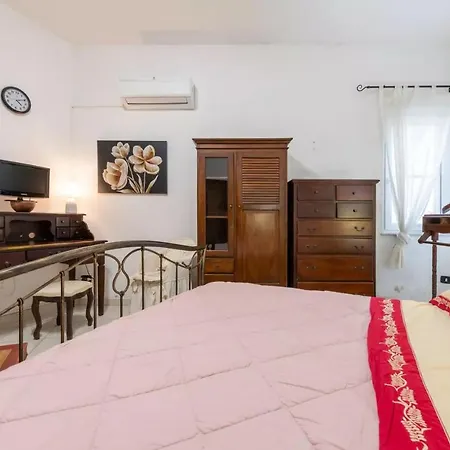 Comfy & - Book Now! Appartement Pula